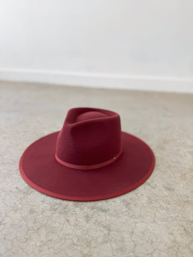 
                  
                    Billie Hat ((burgundy))
                  
                