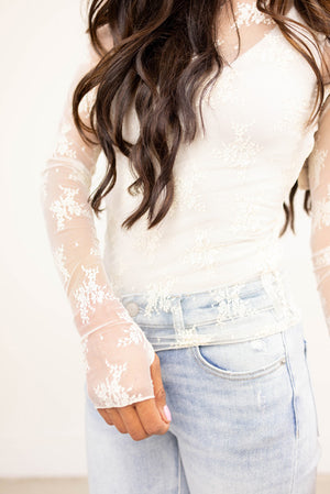 
                  
                    Lady Luxe Lace Layer ((Cream))
                  
                