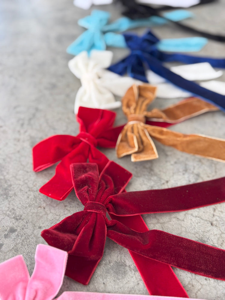 
                  
                    Velvet Bow Clip ((9 colors))
                  
                