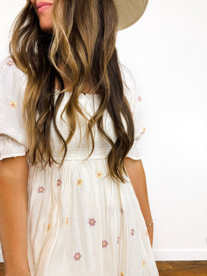 
                  
                    Daisy Dress ((cream))
                  
                