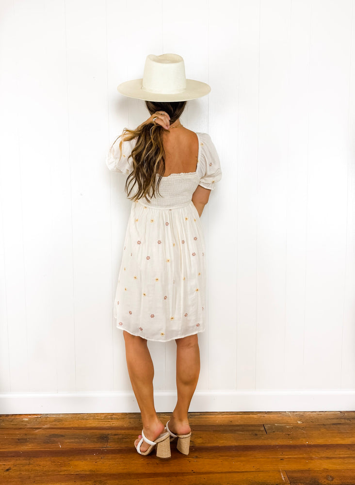 
                  
                    Daisy Dress ((cream))
                  
                