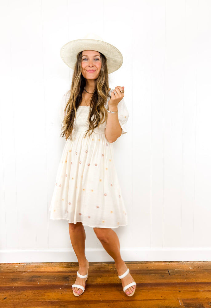 
                  
                    Daisy Dress ((cream))
                  
                