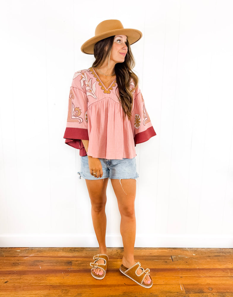 
                  
                    Sunbeam Blouse ((coral))
                  
                