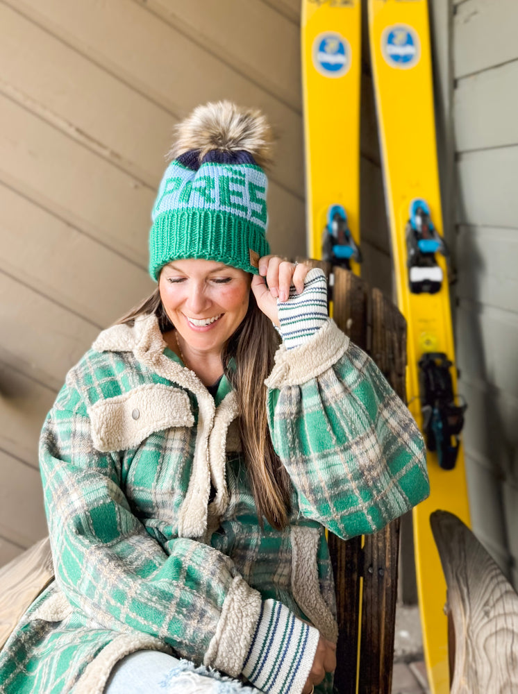 
                  
                    Aprés Pom Beanie
                  
                