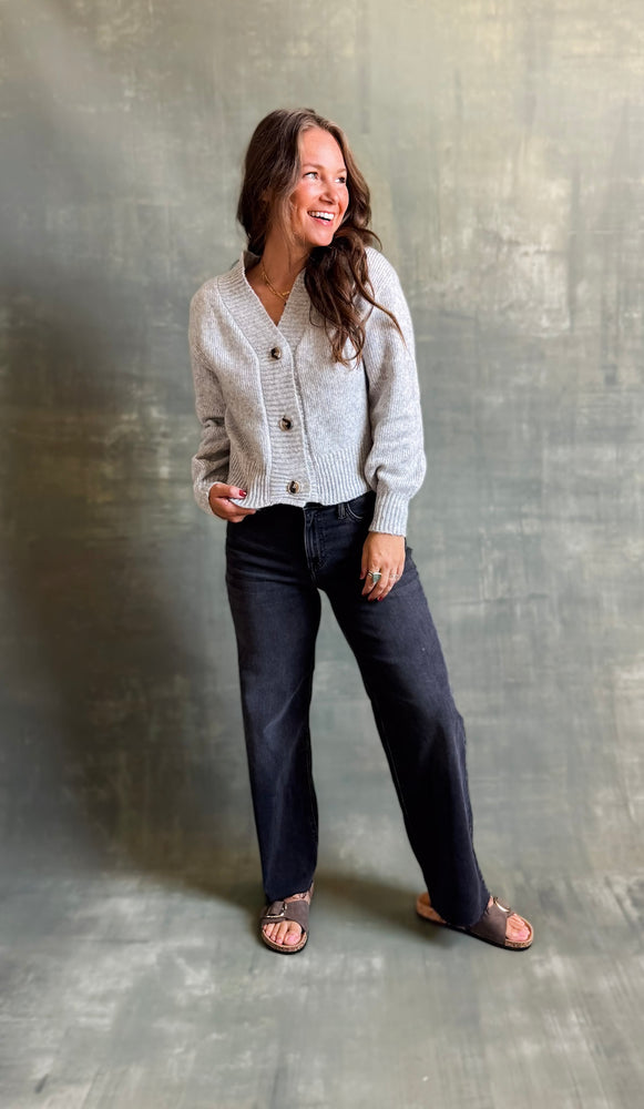 
                  
                    Manitou Cardigan (Fog)
                  
                