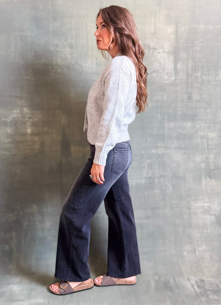 
                  
                    Manitou Cardigan (Fog)
                  
                