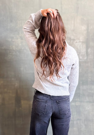 
                  
                    Manitou Cardigan (Fog)
                  
                