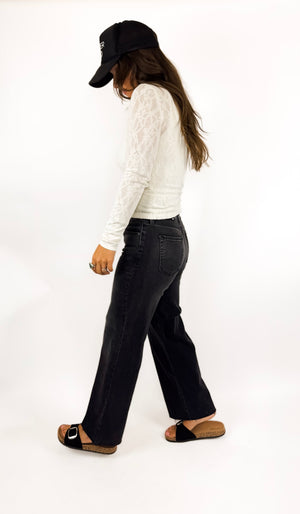 
                  
                    Kimmy Jean (washed black)
                  
                