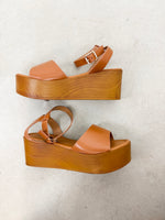 Solace Wedge Sandal ((tan))