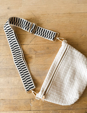 
                  
                    Woven Crossbody Bag ((cream))
                  
                