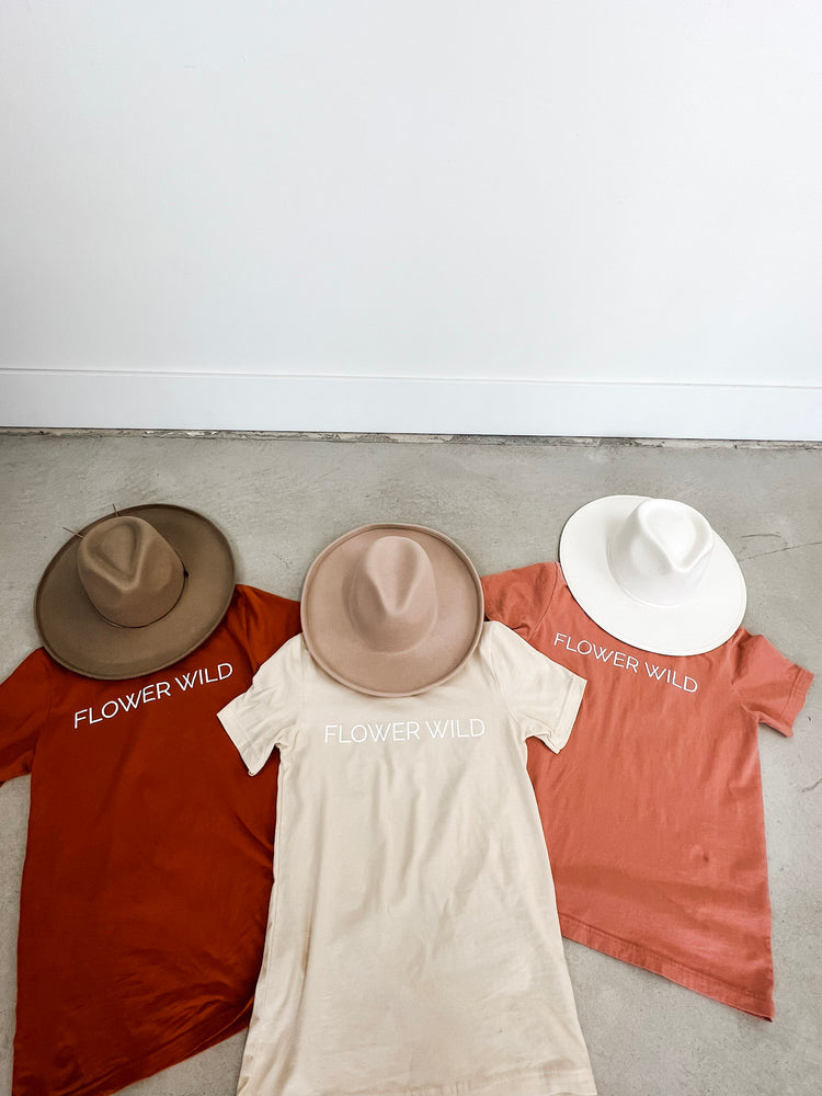 
                  
                    FLOWER WILD tee ((cream))
                  
                