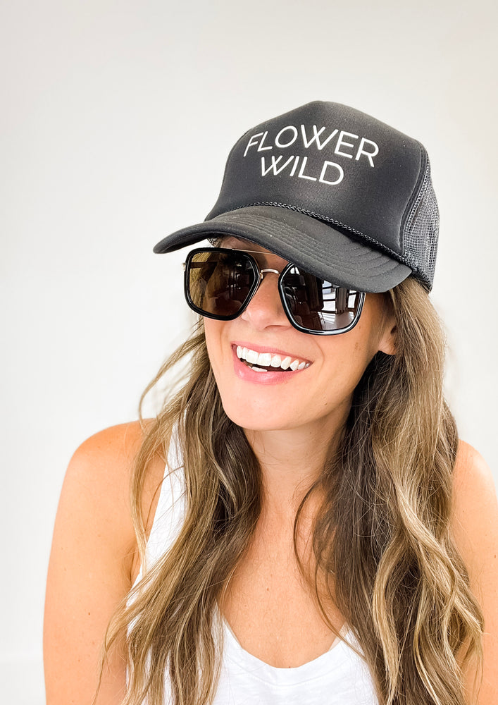 
                  
                    Flower Wild Trucker Hat ((black+white))
                  
                